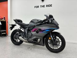 2024 YAMAHA YZF-R7LA grey