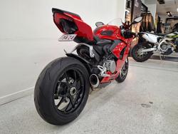 2024 DUCATI PANIGALE V2 Red