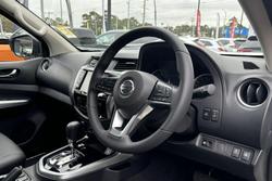 2025 Nissan Navara ST-X D23 MY25 4X4 Dual Range Black Star