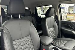 2025 Nissan Navara ST-X D23 MY25 4X4 Dual Range Black Star