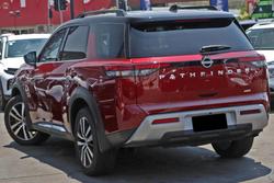 2024 Nissan Pathfinder Ti-L R53 MY24 4X4 On Demand Scarlet Ember/Super Black