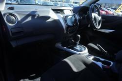 2020 Nissan
                Navara SL