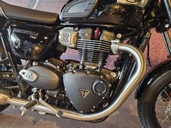 2025 Triumph Bonneville T100 (900cc) Bonneville Black