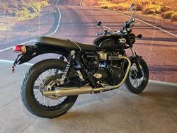 2025 Triumph Bonneville T100 (900cc) Bonneville Black