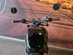 2025 Triumph Bonneville T100 (900cc) Bonneville Black