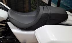 2025 Harley-Davidson Road Glide 117 (FLTRX) Touring White