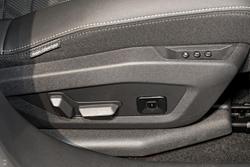 2025 Peugeot 5008 GT Premium Hybrid P74 MY25 Okenite White