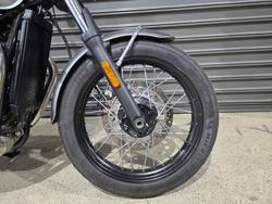 2022 Triumph BONNEVILLE T100 GOLDLINE SILVER