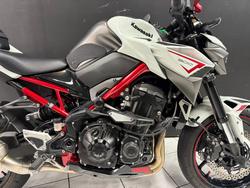 2022 Kawasaki Z900 SUPERNAKED (ZR900) White