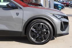 2025 Peugeot 408 GT Premium Hybrid