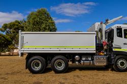 2025 UD Quon CW 25 360 WHITE