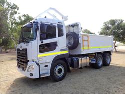 2025 UD Quon CW 25 360 WHITE