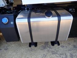 2025 UD Quon CW 25 360 WHITE