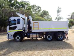 2025 UD Quon CW 25 360 WHITE