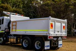 2025 UD Quon CW 25 360 WHITE