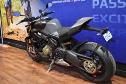 2025 Ducati STREETFIGHTER V4 S Black