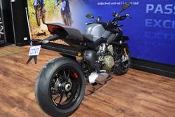 2025 Ducati STREETFIGHTER V4 S Black