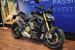 2025 Ducati STREETFIGHTER V4 S Black