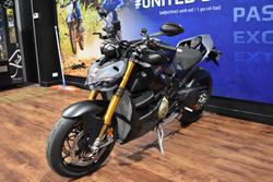 2025 Ducati STREETFIGHTER V4 S Black