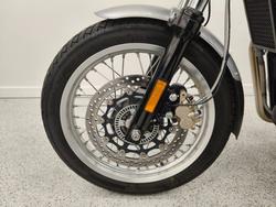 2019 Royal Enfield INTERCEPTOR 650 CLASSIC Silver
