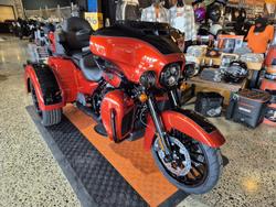 2025 Harley-Davidson Tri Glide Ultra 114 (FLHTCUTG) Trike Black