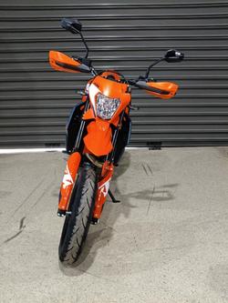 2024 KTM 690 SMC R ORANGE