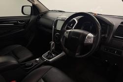 2021 Isuzu MU-X LS-T