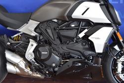 2019 Ducati DIAVEL 1260 (SANDSTONE GREY) Grey