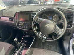 2017 Mitsubishi
                Outlander ES