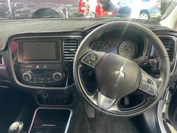 2017 Mitsubishi
                Outlander ES