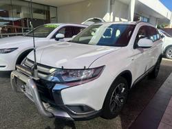 2017 Mitsubishi
                Outlander ES