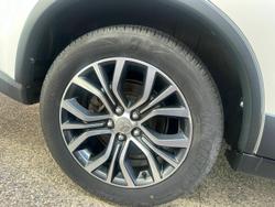 2017 Mitsubishi
                Outlander ES