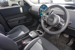 2024 MINI Countryman C Classic