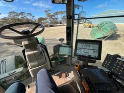 2016 John Deere 7230R