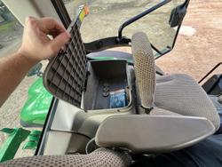 2016 John Deere 7230R