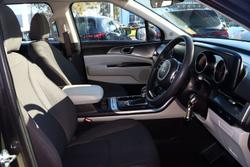 2023 Kia
                Carnival S