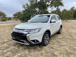 2021 Mitsubishi Outlander LS