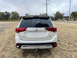 2021 Mitsubishi Outlander LS