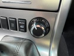 2012 Nissan Navara ST D40 Series 6 4X4 Dual Range Arctic White