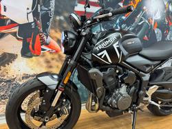2023 Triumph TRIDENT 660 MATT JETT BLACK