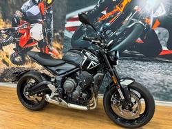 2023 Triumph TRIDENT 660 MATT JETT BLACK