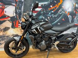 2023 Triumph TRIDENT 660 MATT JETT BLACK