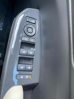 2025 Kia EV5 GT-Line OVc MY25 AWD Snow White Pearl with Starry Night Black Roof