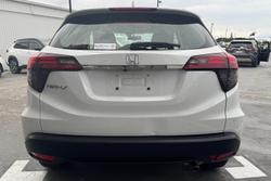 2018 Honda
                HR-V VTi-S