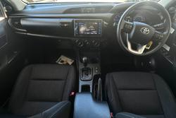 2020 Toyota
Hilux SR