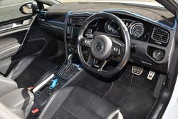 2015 Volkswagen
                Golf R