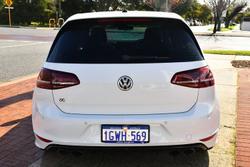 2015 Volkswagen
                Golf R