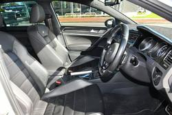 2015 Volkswagen
                Golf R