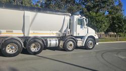 2014 Freightliner Flx C1112 White