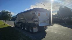 2014 Freightliner Flx C1112 White